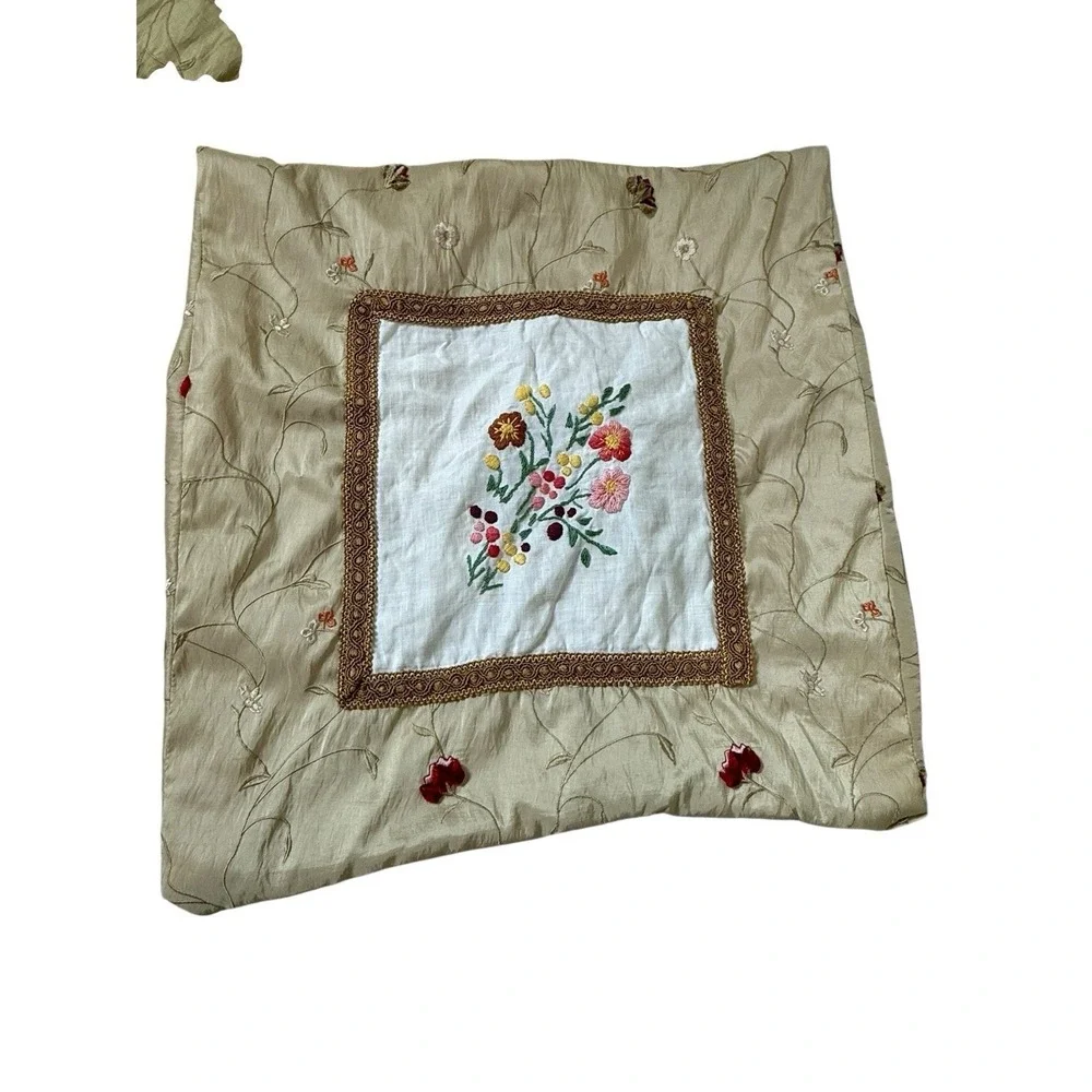 Vintage‎ Embroidered Floral Pillow Covers Pair Taffeta Shabby Cottagecore Garden
